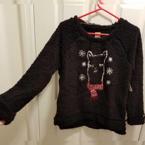 Fuzzy Llama Sweater - Picture 2 of 6